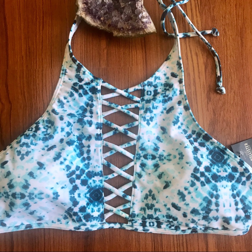 🦋Hollister top bikini 👙 or workout 🏋🏻‍♀️ top S